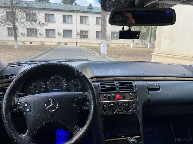 Mercedes E 220 1999, 250,000 km - 2.2 l - Bakı