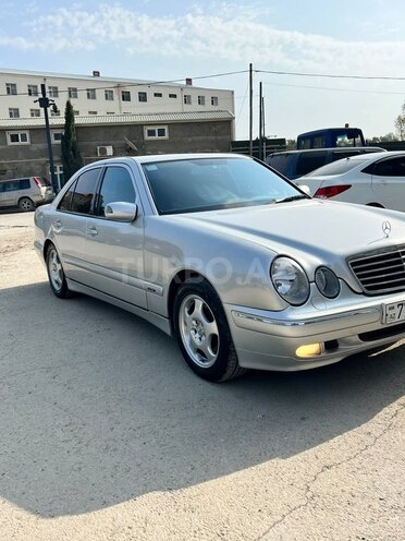 Mercedes E 220 1999, 250,000 km - 2.2 l - Bakı