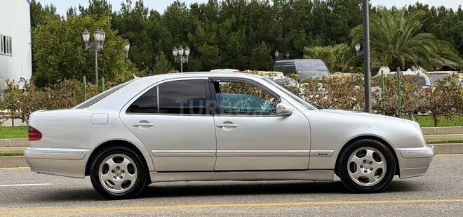 Mercedes E 220 2000, 458,000 km - 2.2 l - Bakı
