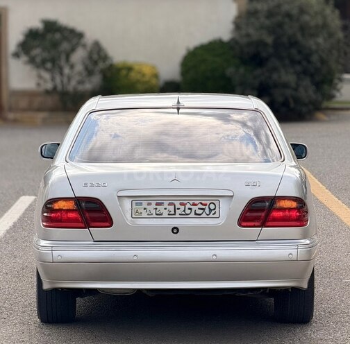 Mercedes E 220 2000, 458,000 km - 2.2 l - Bakı
