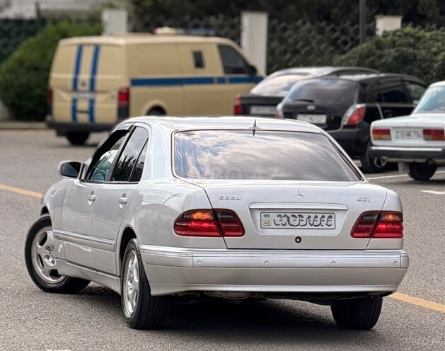 Mercedes E 220 2000, 458,000 km - 2.2 l - Bakı