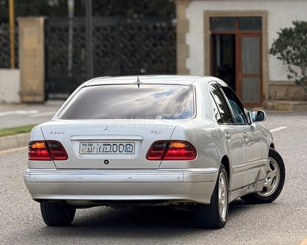 Mercedes E 220 2000, 458,000 km - 2.2 l - Bakı