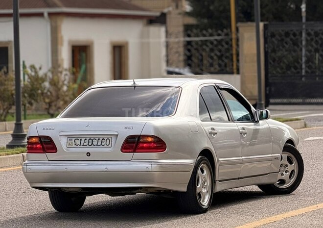 Mercedes E 220 2000, 458,000 km - 2.2 l - Bakı