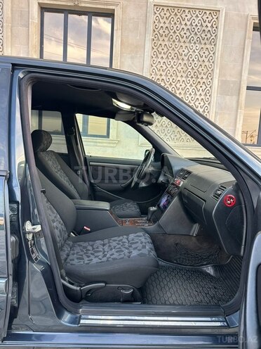 Mercedes C 180 2000, 220,000 km - 1.8 л - Saatlı
