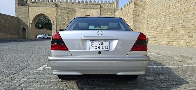 Mercedes C 230 2000, 245,000 km - 2.3 л - Bakı