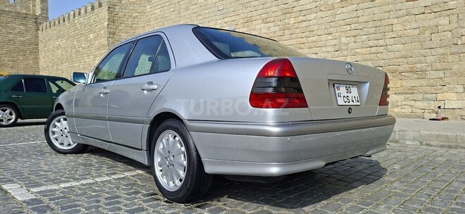 Mercedes C 230 2000, 245,000 km - 2.3 л - Bakı