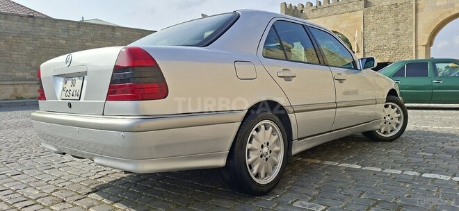 Mercedes C 230 2000, 245,000 km - 2.3 л - Bakı