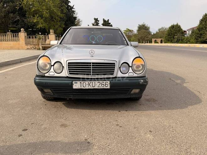 Mercedes E 220 1999, 165,000 km - 2.2 л - Bakı