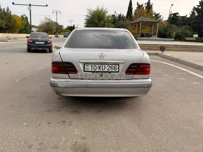 Mercedes E 220 1999, 165,000 km - 2.2 л - Bakı