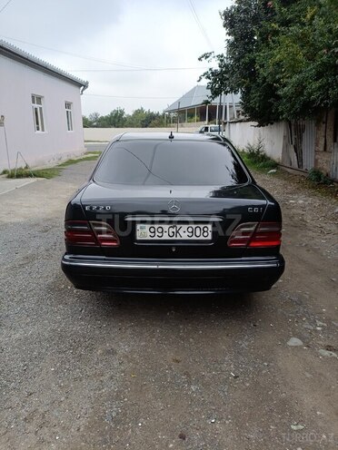 Mercedes E 220 2000, 681,028 km - 2.2 л - Ağstafa
