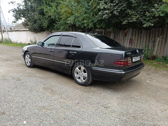 Mercedes E 220 2000, 681,028 km - 2.2 л - Ağstafa