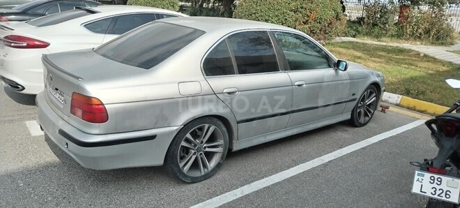BMW 523 2000, 681,870 km - 2.5 l - Bakı