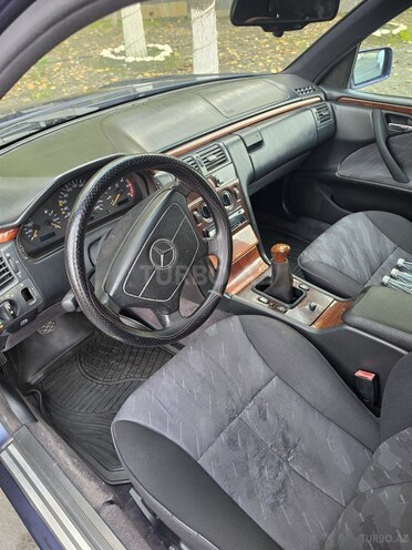 Mercedes E 200 1997, 341,299 km - 2.0 l - Balakən