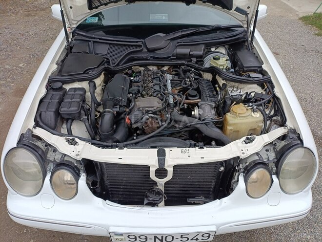Mercedes E 220 2002, 479,028 km - 2.2 l - Qazax
