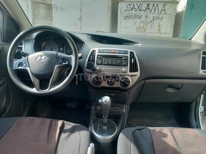 Hyundai i20 2012, 384,000 km - 1.4 л - Bakı