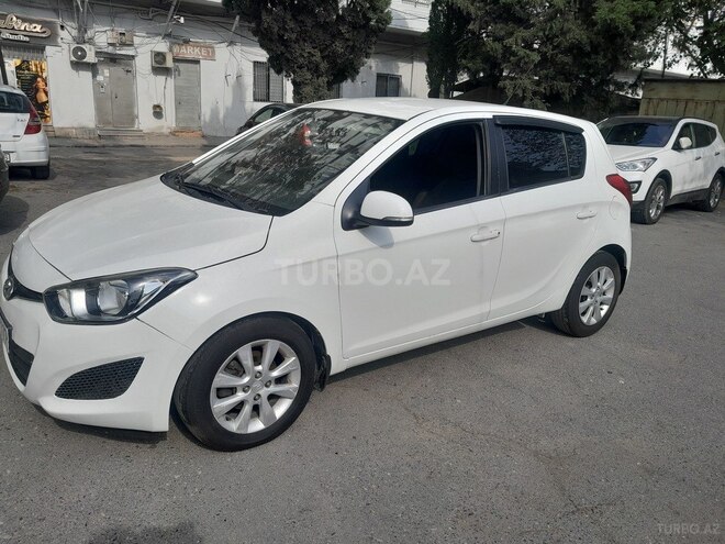 Hyundai i20 2012, 384,000 km - 1.4 л - Bakı
