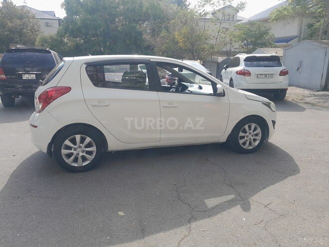 Hyundai i20 2012, 384,000 km - 1.4 л - Bakı
