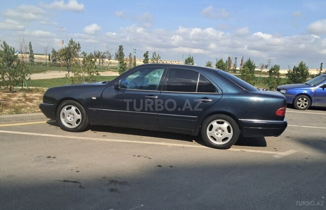 Mercedes E 230 1997, 447,569 km - 2.3 l - Bakı