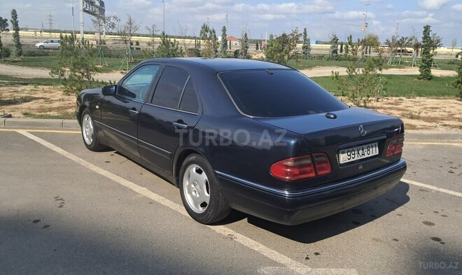 Mercedes E 230 1997, 447,569 km - 2.3 l - Bakı