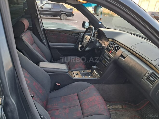 Mercedes E 230 1997, 447,569 km - 2.3 l - Bakı