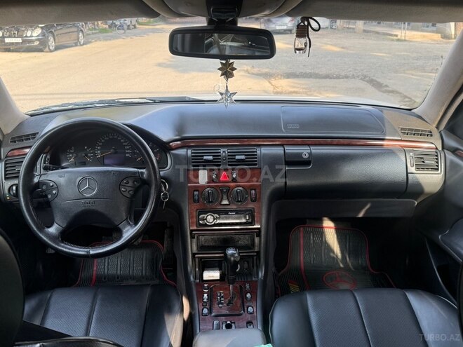 Mercedes E 220 2001, 99,919 km - 2.2 l - Cəlilabad