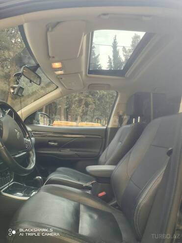 Mitsubishi Outlander 2018, 164,950 km - 2.4 l - Bakı