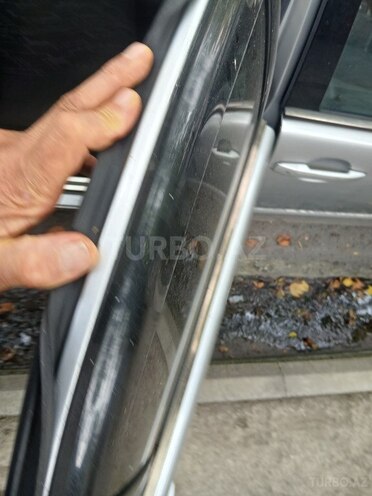Mercedes E 220 2000, 353,500 km - 2.2 л - Qax