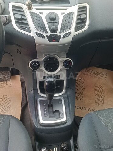 Ford Fiesta 2012, 157,000 km - 1.4 л - Bakı