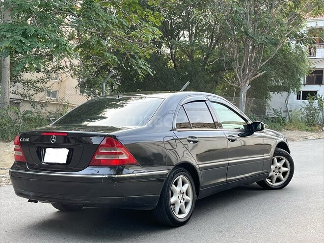 Mercedes C 240 2001, 235,000 km - 2.6 l - Bakı