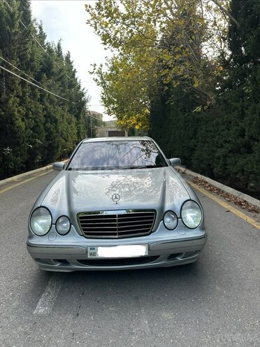 Mercedes E 220 2000, 458,000 km - 2.2 l - Bakı