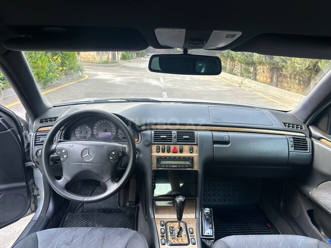 Mercedes E 220 2000, 458,000 km - 2.2 l - Bakı
