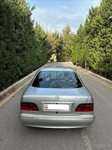 Mercedes E 220 2000, 458,000 km - 2.2 l - Bakı