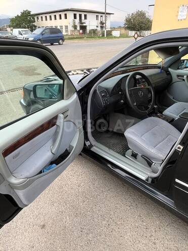 Mercedes C 200 2000, 342,608 km - 2.0 л - Lənkəran