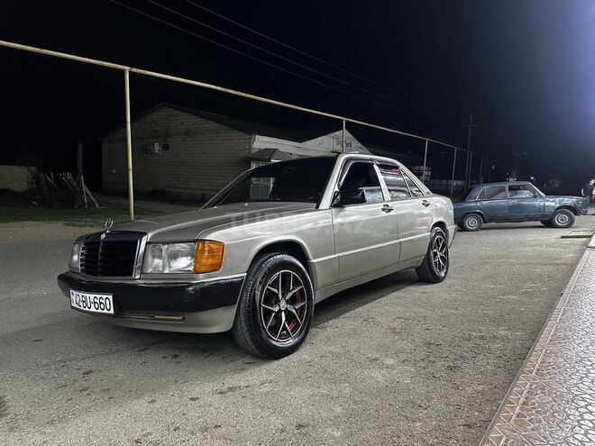 Mercedes 190 1992, 300,000 km - 2.0 л - Astara