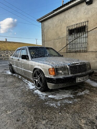 Mercedes 190 1992, 300,000 km - 2.0 л - Astara