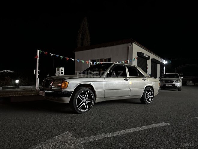 Mercedes 190 1992, 300,000 km - 2.0 л - Astara