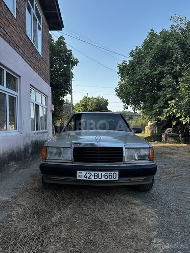 Mercedes 190 1992, 300,000 km - 2.0 л - Astara