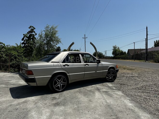 Mercedes 190 1992, 300,000 km - 2.0 л - Astara