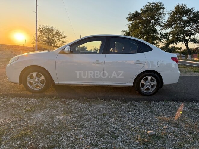 Hyundai Elantra 2009, 280,752 km - 1.6 л - Qusar