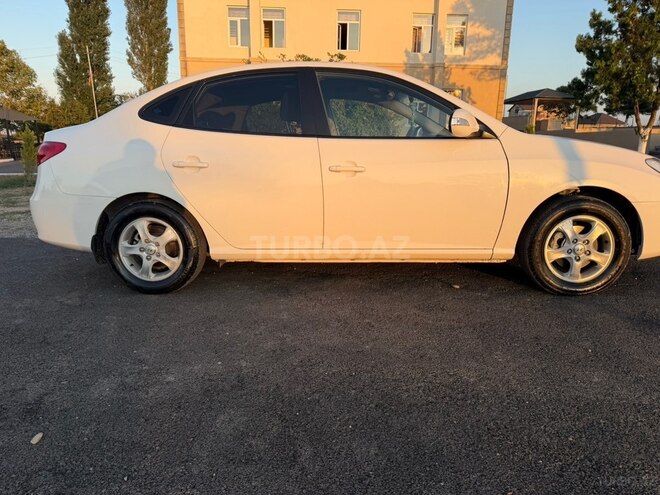 Hyundai Elantra 2009, 280,752 km - 1.6 л - Qusar