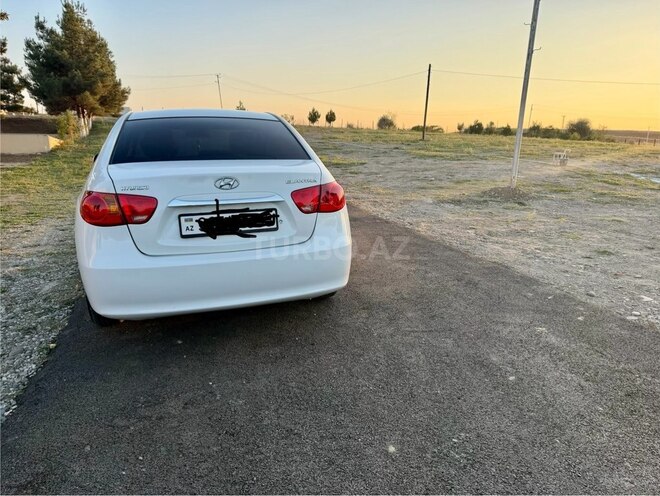 Hyundai Elantra 2009, 280,752 km - 1.6 л - Qusar