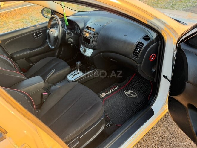 Hyundai Elantra 2009, 280,752 km - 1.6 л - Qusar