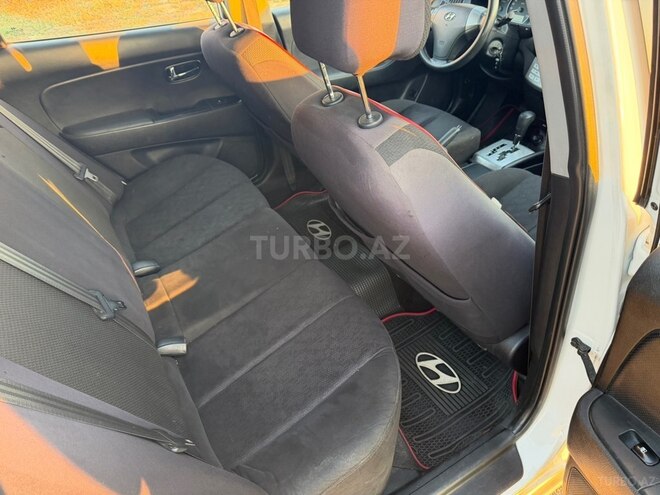 Hyundai Elantra 2009, 280,752 km - 1.6 л - Qusar