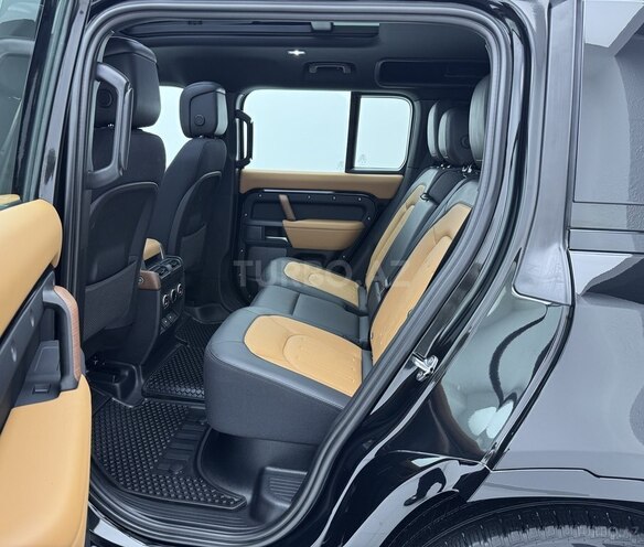 Land Rover Defender 2023, 42,600 km - 3.0 l - Bakı