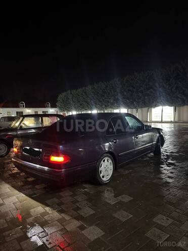Mercedes E 230 1996, 140,000 km - 2.3 l - Masallı
