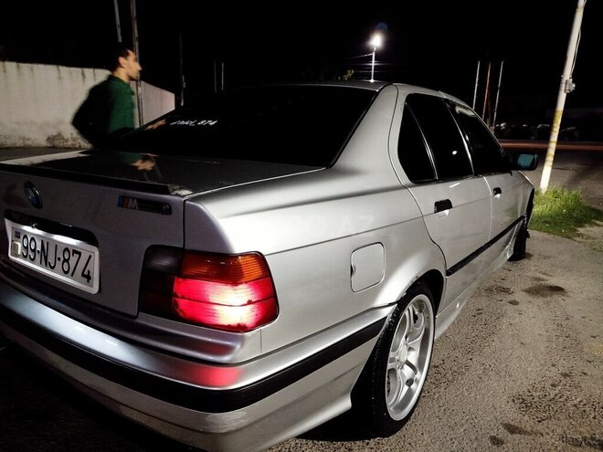 BMW 318 1993, 443,049 km - 1.8 l - Şabran