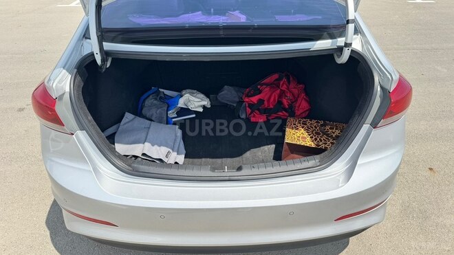 Hyundai Avante 2016, 322,000 km - 1.6 л - Bakı