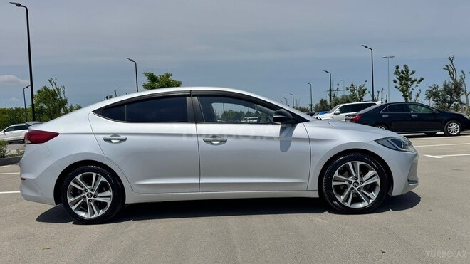 Hyundai Avante 2016, 322,000 km - 1.6 л - Bakı