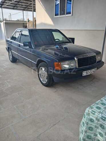 Mercedes 190 1991, 320,000 km - 2.0 l - Salyan