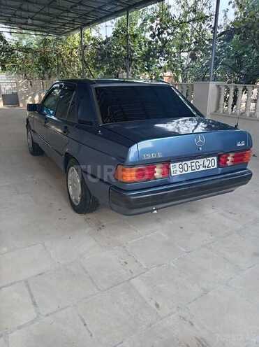 Mercedes 190 1991, 320,000 km - 2.0 l - Salyan